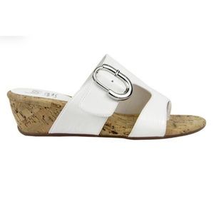 BRAND NEW‼️‼️ Givana Wedge Sandal with Memory Foam